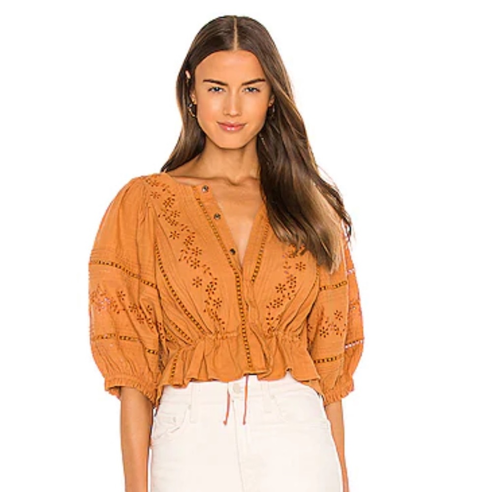 Eyelet top